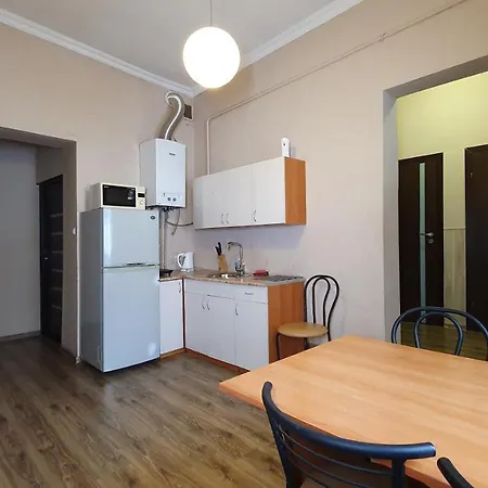 Center Contrabas Szálloda Lviv