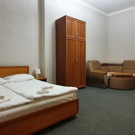 Готель Center Contrabas