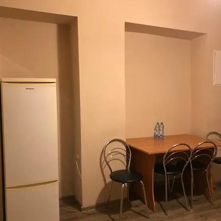 Center Contrabas Готель